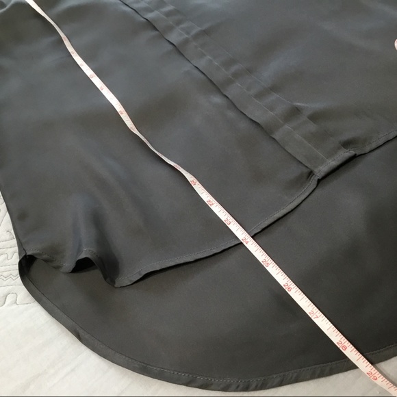 Kenneth Cole Chiffon/Satiny Blouse 🎖HP🎖 - Picture 9 of 14